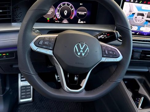New 2026 Volkswagen Tiguan SE R-Line AWD/4WD image 22