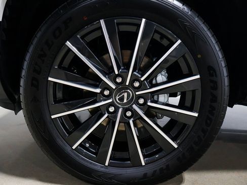 Used 2026 Lexus GX 550 w/ Accessory Package (2T) image 12