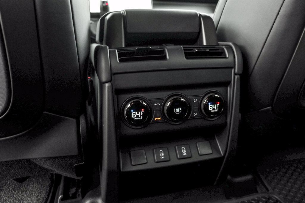 New 2026 Land Rover Defender 110 OCTA AWD/4WD image 18