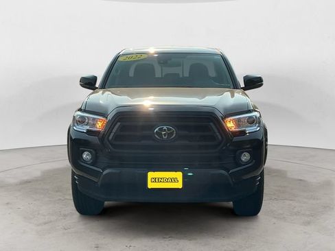Used 2022 Toyota Tacoma SR5 w/ Technology Package RWD image 2
