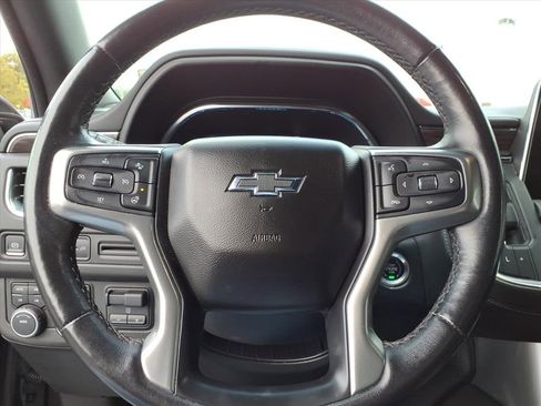 Used 2022 Chevrolet Suburban Z71 w/ Luxury Package image 24