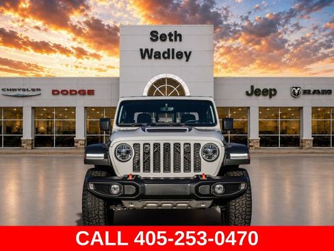 Used 2021 Jeep Gladiator Mojave AWD/4WD image 2