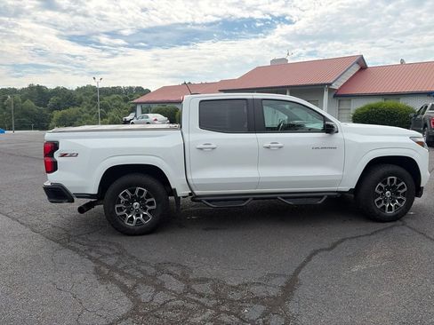Used 2024 Chevrolet Colorado Z71 w/ Z71 Convenience Package 2 AWD/4WD image 11