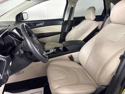Used 2017 Ford Edge Titanium w/ Equipment Group 302A AWD/4WD image 14