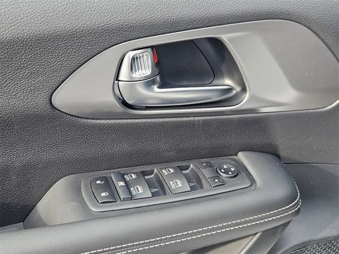 New 2026 Chrysler Voyager LX image 11