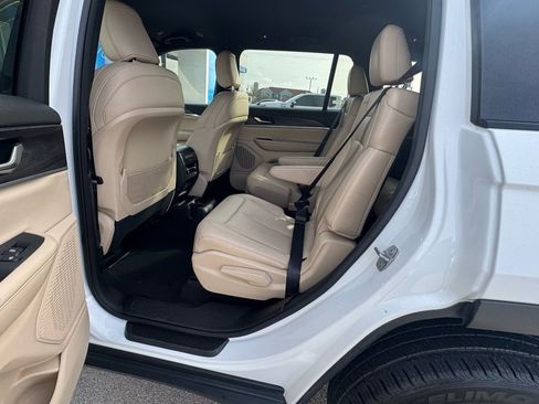 Used 2023 Jeep Grand Cherokee L Limited image 9