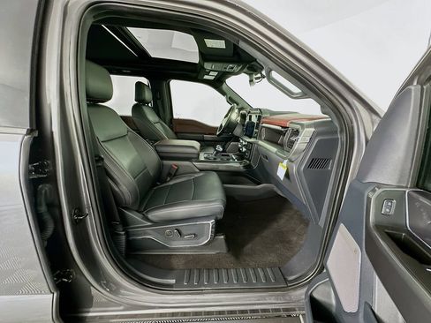 Used 2022 Ford F150 Lariat w/ Equipment Group 502A High AWD/4WD image 30