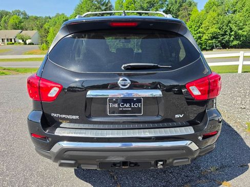 Used 2017 Nissan Pathfinder SV w/ Trailer Tow Package FWD image 5