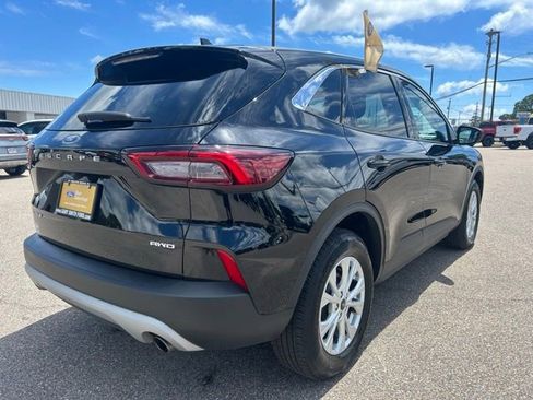 Certified 2024 Ford Escape Active AWD/4WD image 8