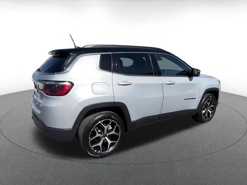 Used 2025 Jeep Compass Limited AWD/4WD image 15