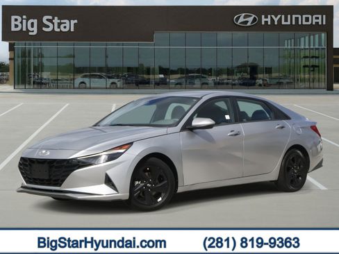 Used 2021 Hyundai Elantra SEL image 1