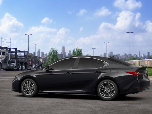 New 2026 Toyota Camry XLE FWD image 5