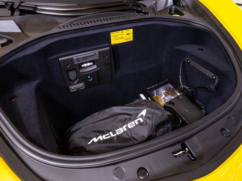 Used 2025 McLaren Artura Spider RWD image 24