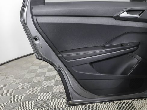 Certified 2024 Volkswagen Taos SEL image 40