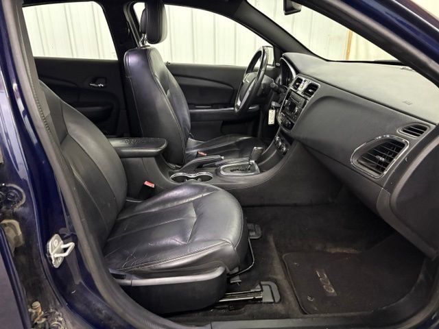 Used 2014 Chrysler 200 Limited FWD image 15