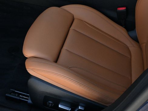 Used 2023 BMW i4 eDrive35 RWD image 32