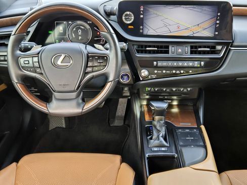 Used 2022 Lexus ES 300h Ultra Luxury image 77