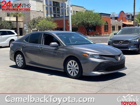 Used 2018 Toyota Camry LE FWD image 1