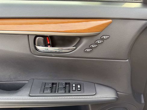 Used 2015 Lexus ES 300h Hybrid image 26