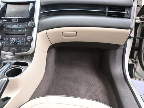 Used 2014 Chevrolet Malibu LT FWD image 19