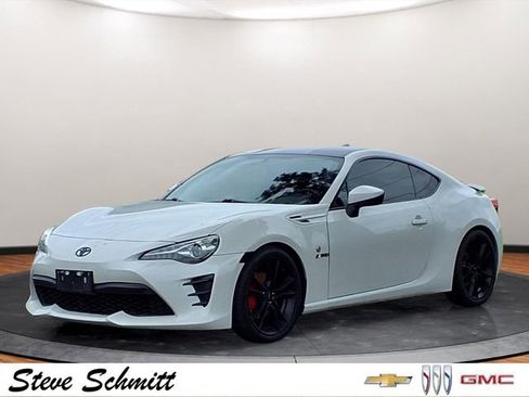 Used 2017 Toyota 86 RWD image 1
