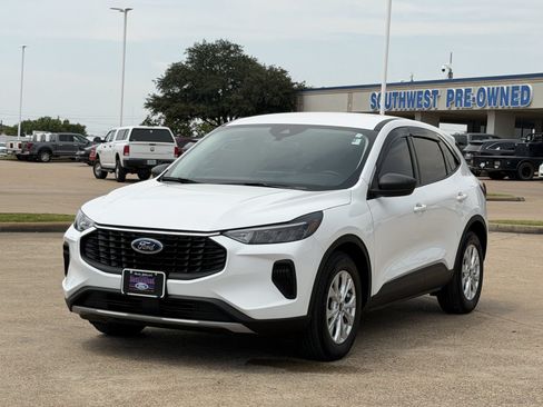 Used 2023 Ford Escape Active w/ Tech Pack #1 FWD image 8
