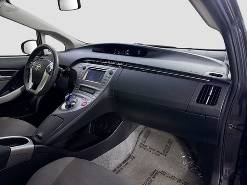 Used 2014 Toyota Prius Two FWD image 32