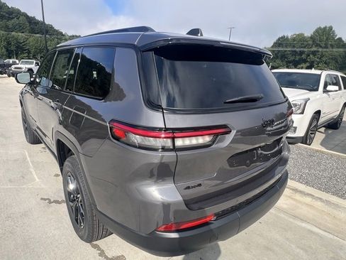 New 2025 Jeep Grand Cherokee L Altitude image 5