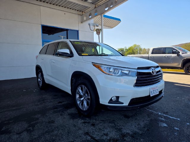 Used 2016 Toyota Highlander Plus FWD image 3