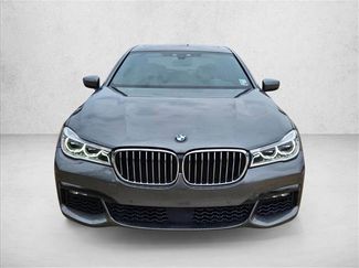 Used 2018 BMW 750i xDrive video 2
