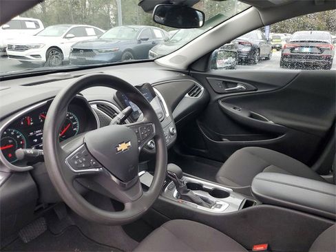 Used 2024 Chevrolet Malibu LT image 18