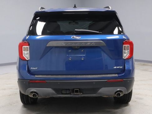 Certified 2022 Ford Explorer XLT w/ Equipment Group 202A image 10