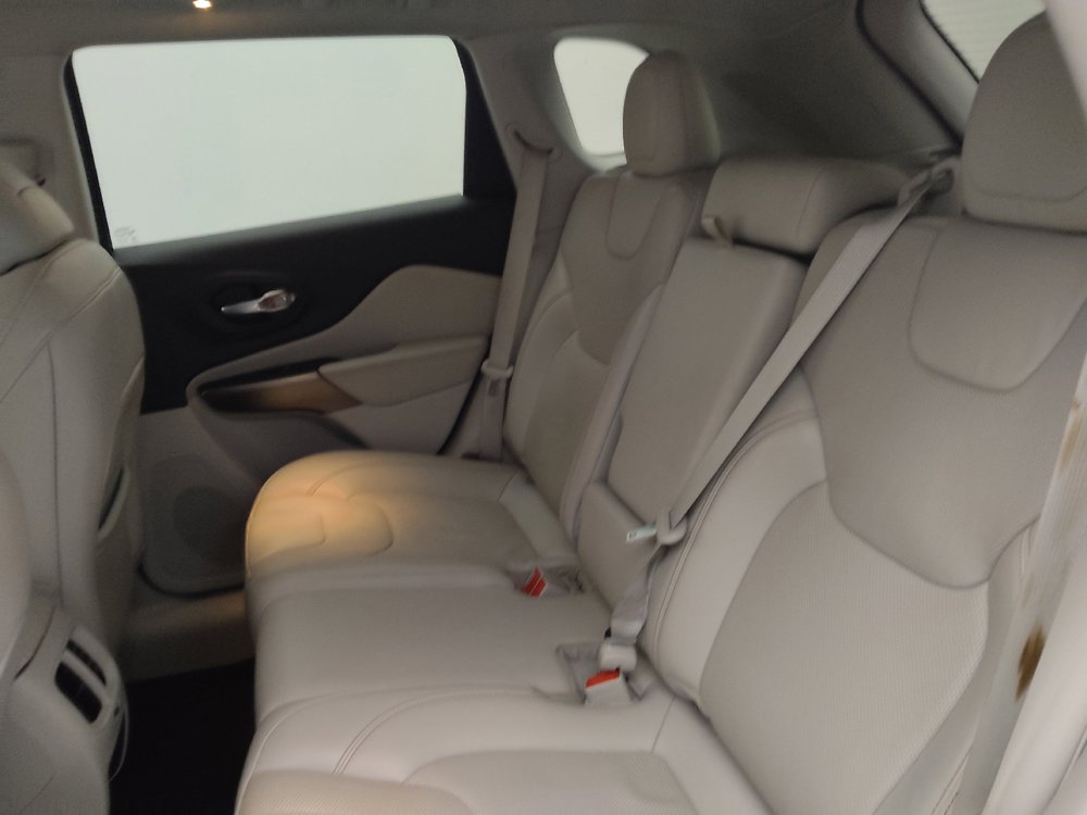 Used 2021 Jeep Cherokee Latitude Lux w/ Sun & Sound Group FWD image 18