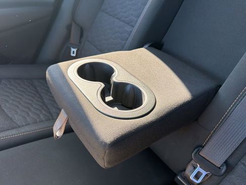 Used 2018 Chevrolet Equinox LT w/ Sun & Infotainment Package image 38