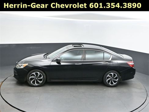 Used 2017 Honda Accord EX-L image 32