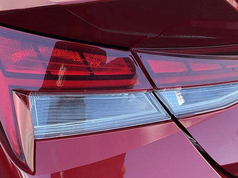 Used 2025 Hyundai Elantra SEL image 9