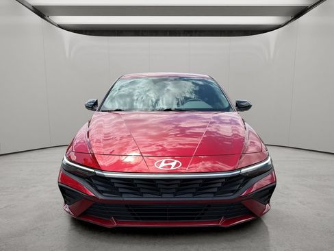 Certified 2025 Hyundai Elantra Sport FWD image 8