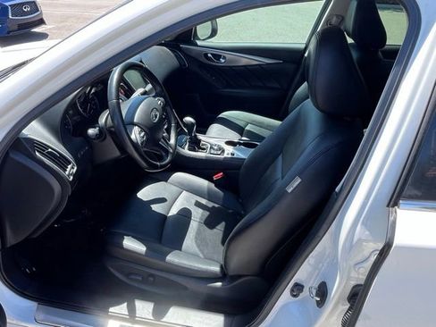 Used 2015 INFINITI Q50 w/ Moonroof Package RWD image 9