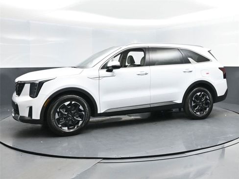 New 2026 Kia Sorento S w/ S Panoramic Sunroof Package image 3