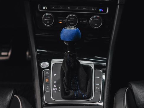 Used 2019 Volkswagen Golf 4-Door image 46