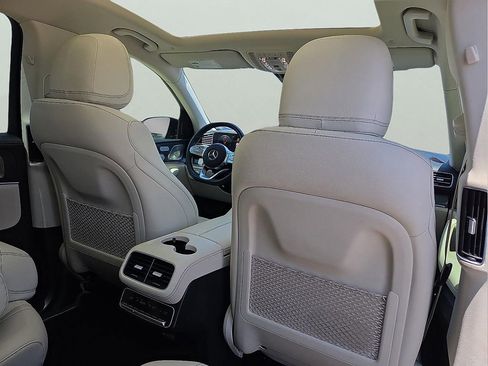 Used 2022 Mercedes-Benz GLS 450 4MATIC image 11