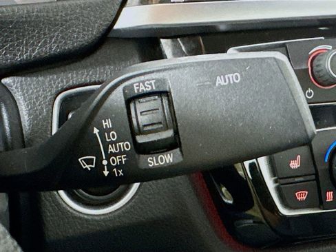 Used 2018 BMW 320i Sedan image 13