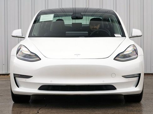 Used 2019 Tesla Model 3 Standard Range Plus image 6