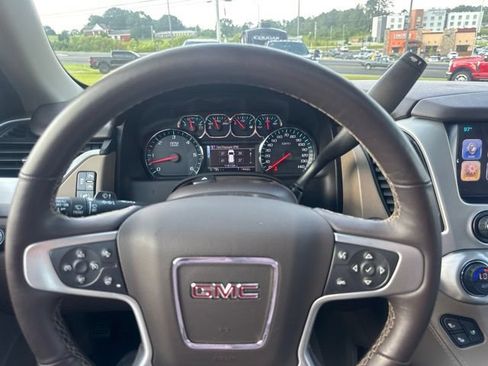 Used 2017 GMC Yukon SLT w/ Premium Edition RWD image 22
