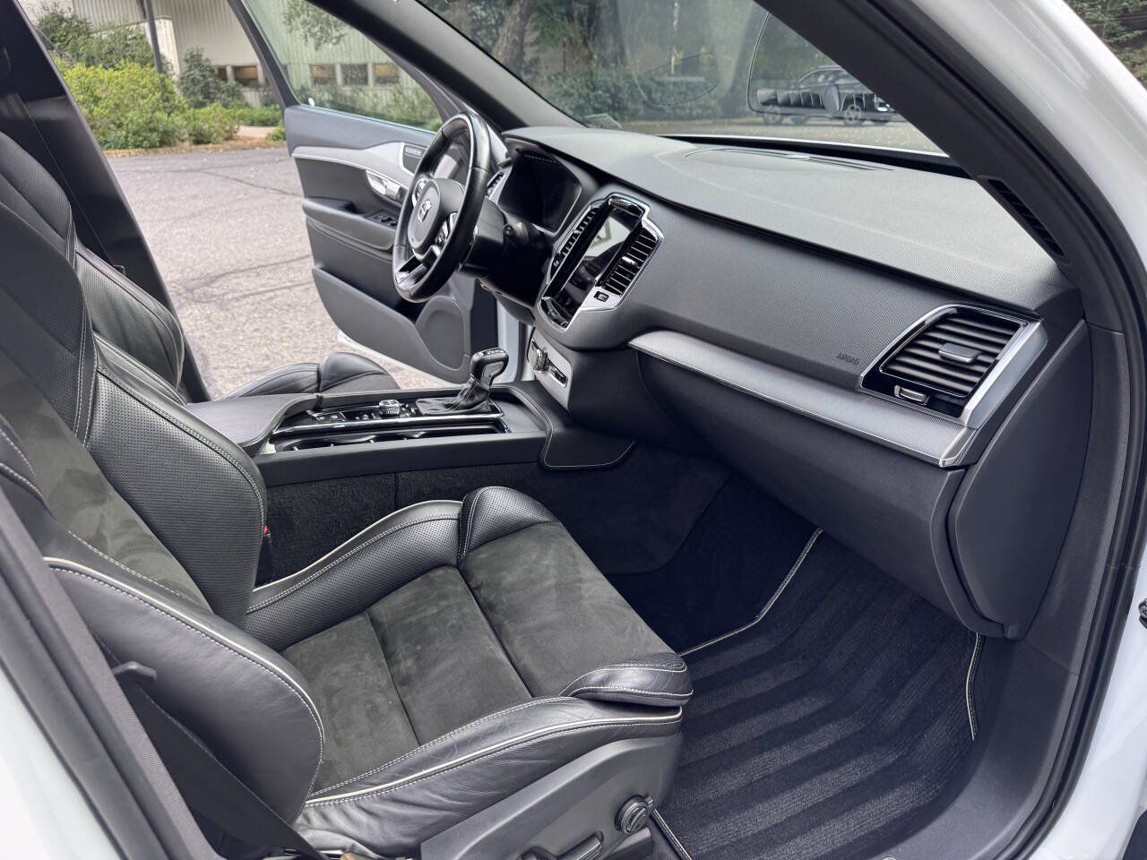 Used 2016 Volvo XC90 T6 R-Design AWD/4WD image 11