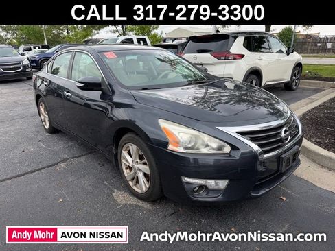 Used 2015 Nissan Altima 2.5 SV w/ Convenience Package FWD image 1