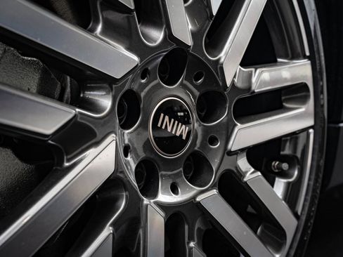 Certified 2025 MINI Cooper 2-Door Hardtop image 8