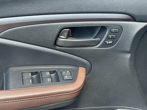 Used 2025 Honda Passport EX-L image 16