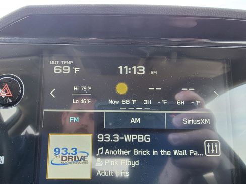 Used 2025 Subaru Crosstrek 2.0i Premium image 18