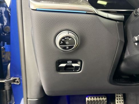 Used 2025 Mercedes-Benz GLC 350e 4MATIC w/ AMG Line image 10